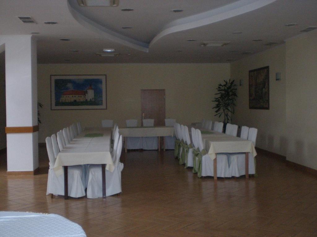 Hotel Picok Ðurđevac Kültér fotó